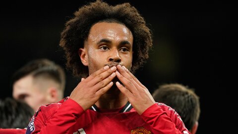  May mà Joshua Zirkzee chưa rời MU!